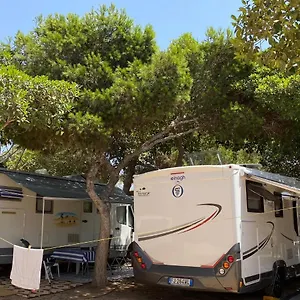 https://villaggio-la-roccia-camping.sicilyhotelsitaly.net
