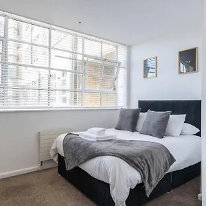 Pavilion Garden View Retreat Apartment Brighton